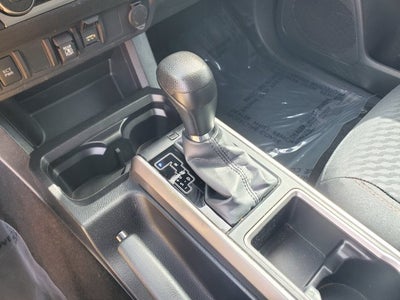 2022 Toyota Tacoma 2WD SR5 Double Cab 5' Bed V6 AT (Natl)