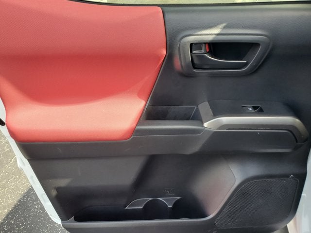 2022 Toyota Tacoma 2WD SR5 Double Cab 5' Bed V6 AT (Natl)