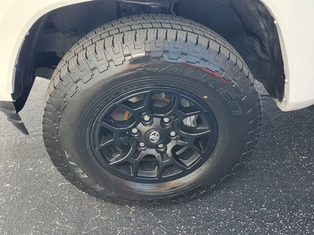 2022 Toyota Tacoma 2WD SR5 Double Cab 5' Bed V6 AT (Natl)