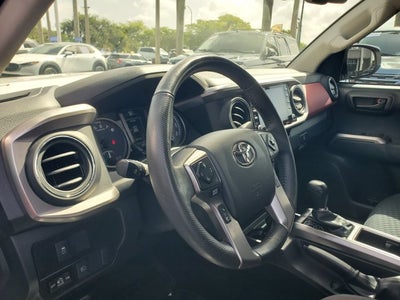 2022 Toyota Tacoma 2WD SR5 Double Cab 5' Bed V6 AT (Natl)