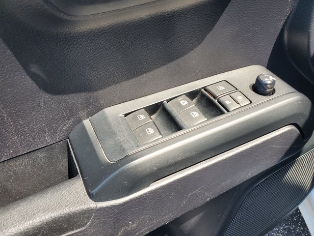 2020 Toyota Tacoma 2WD SR Double Cab 5' Bed I4 AT (Natl)