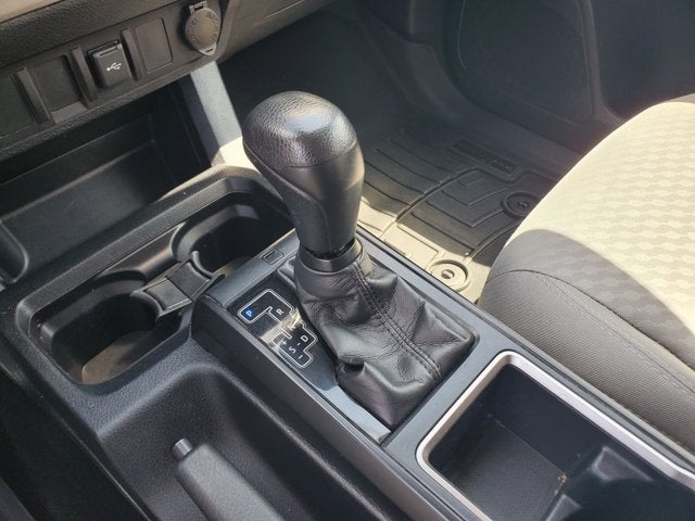 2020 Toyota Tacoma 2WD SR Double Cab 5' Bed I4 AT (Natl)