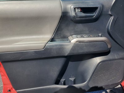 2018 Toyota Tacoma SR5 Double Cab 5' Bed V6 4x2 AT (Natl)