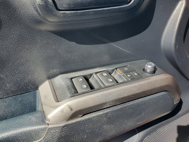 2018 Toyota Tacoma SR5 Double Cab 5' Bed V6 4x2 AT (Natl)