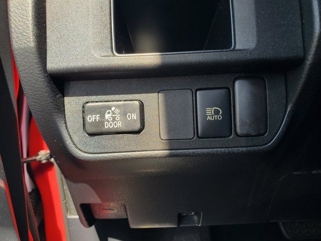 2018 Toyota Tacoma SR5 Double Cab 5' Bed V6 4x2 AT (Natl)