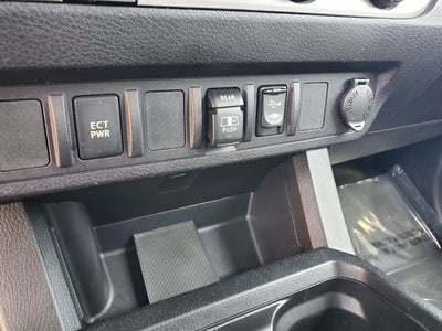 2018 Toyota Tacoma SR5 Double Cab 5' Bed V6 4x2 AT (Natl)