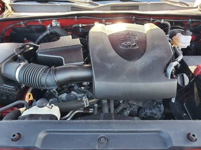 2018 Toyota Tacoma SR5 Double Cab 5' Bed V6 4x2 AT (Natl)