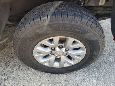 2018 Toyota Tacoma SR5 Double Cab 5' Bed V6 4x2 AT (Natl)