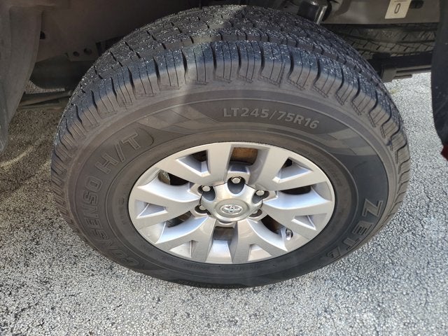 2018 Toyota Tacoma SR5 Double Cab 5' Bed V6 4x2 AT (Natl)