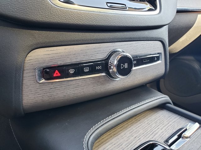 2020 Volvo XC90 T6 AWD Inscription 6 Passenger