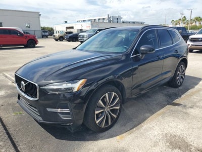 2022 Volvo XC60 B5 FWD Momentum