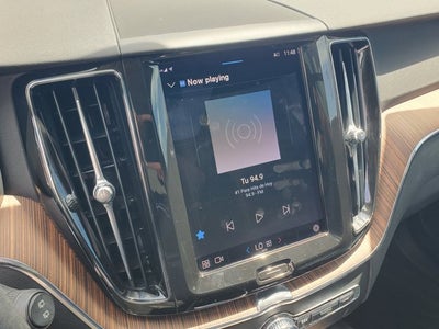 2022 Volvo XC60 B5 FWD Momentum