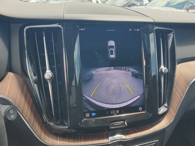 2022 Volvo XC60 B5 FWD Momentum