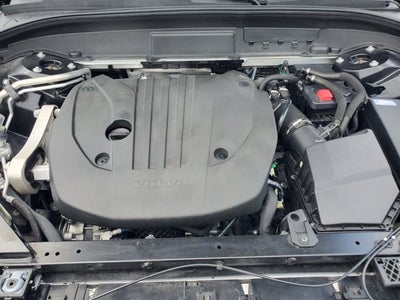 2022 Volvo XC60 B5 FWD Momentum