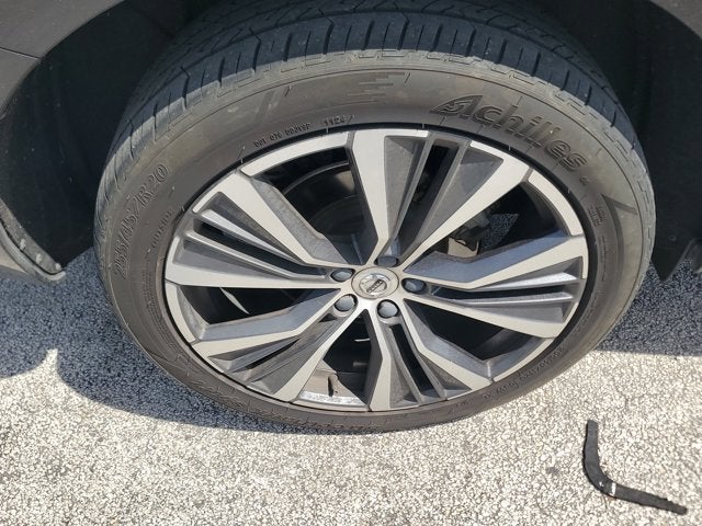 2022 Volvo XC60 B5 FWD Momentum